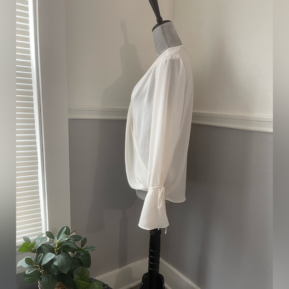 Trouvé White Deep V Blouse - Picture 3 of 8